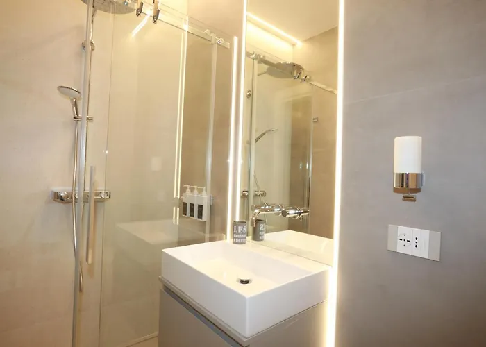 Unique Luxury Oda ve Kahvaltı 4*