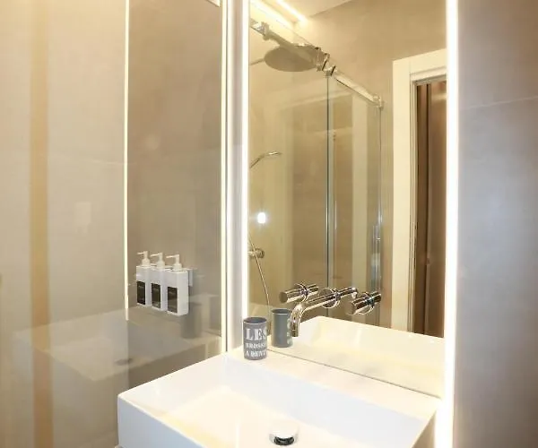 Unique Luxury Oda ve Kahvaltı 4*