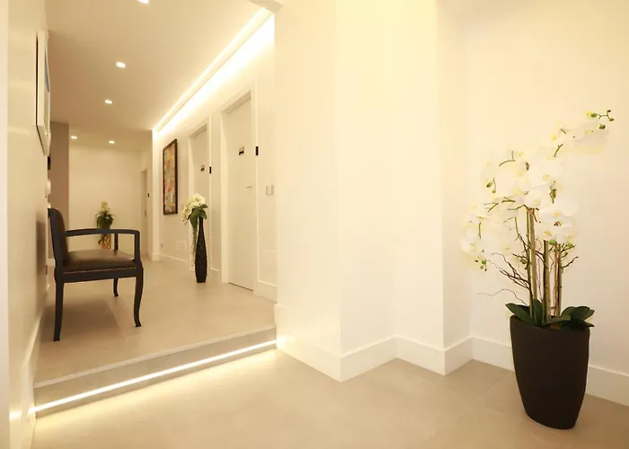 Unique Luxury Oda ve Kahvaltı 4*