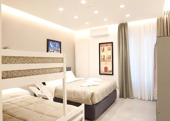 Unique Luxury Oda ve Kahvaltı 4*